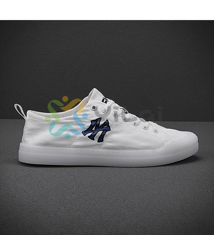 新品上市网红果冻鞋男鞋夏季透气白色平板鞋男式帆布鞋休闲单鞋潮男