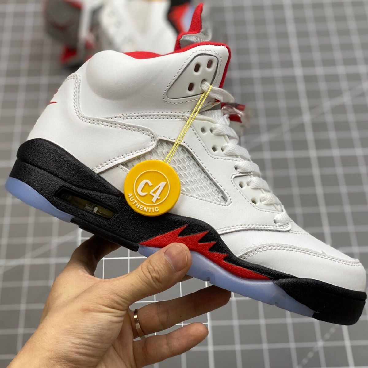 纯元aj5 气垫篮球鞋乔5aj5公牛白水泥运动篮球鞋男女跑 鞋 鸳鸯色 43