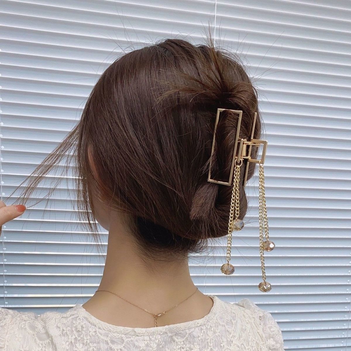 liwo流苏抓夹后脑勺透明珠珠气质鲨鱼夹盘头发金属发夹ins网红抓发夹2