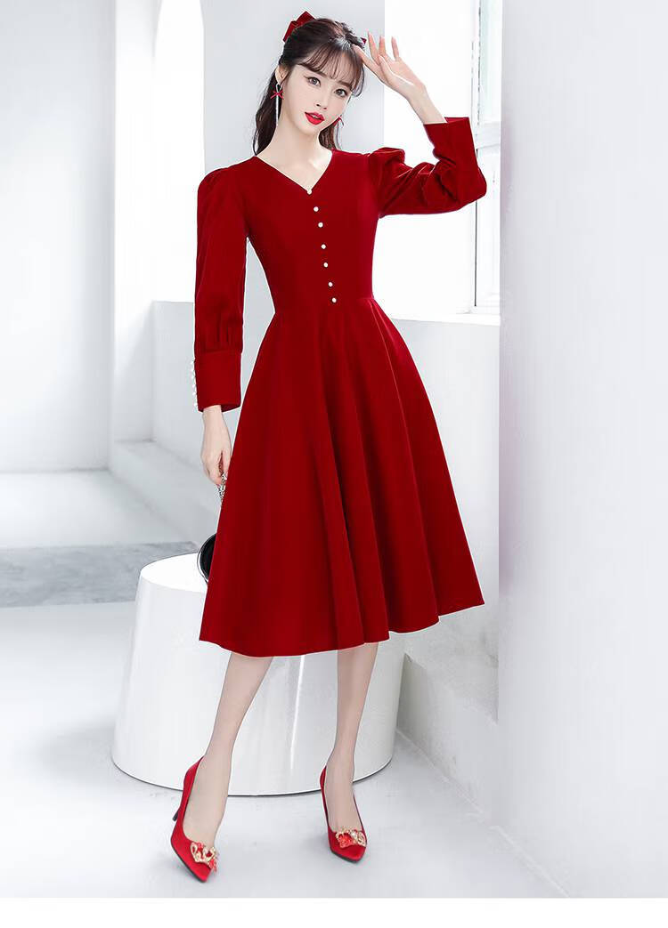 平时可穿秋冬季酒红色订婚礼服回门气质显瘦丝绒连衣裙酒红色长i袖l