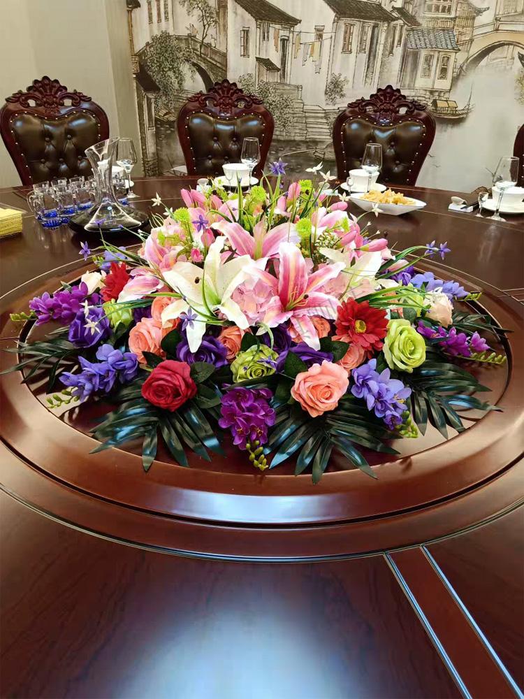 酒店餐桌上的花摆件大型酒店餐桌花摆件花绢花装饰花插花圆桌花电动