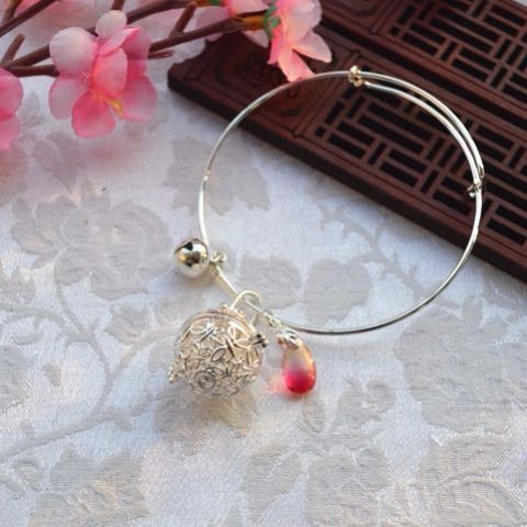 天官赐福周边衍生发光手镯花城谢怜银蝶铃铛手镯古风手环汉服配饰银粉