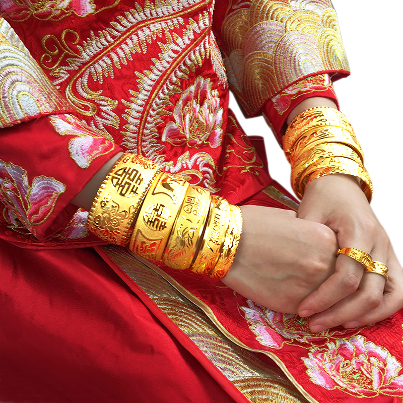 周大福时尚新娘结婚金饰品薄款金镯子龙凤手镯镀金三金首饰套装女节日