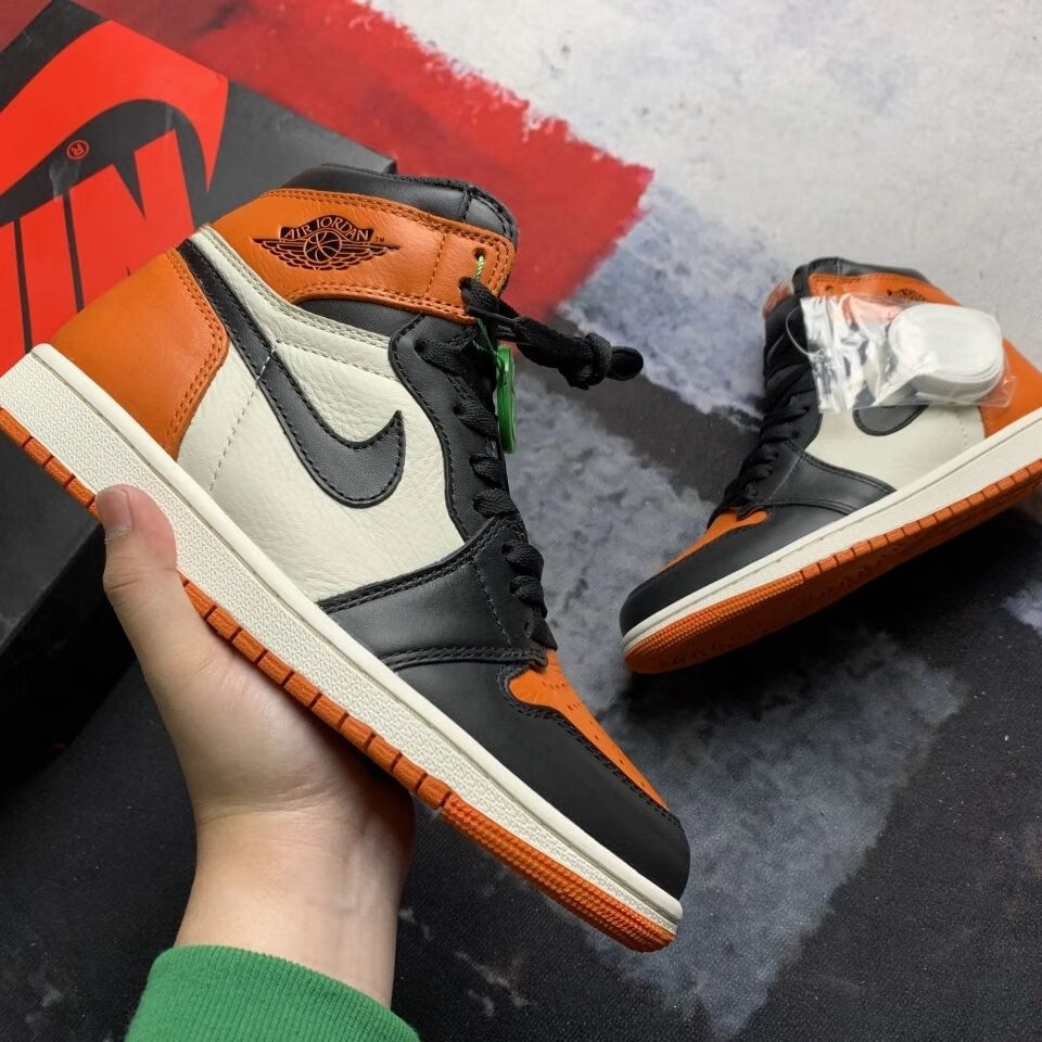 纯原aj1黑扣碎 绿吊牌 头层荔枝皮内置气垫小蛮腰篮球鞋运动鞋 42.