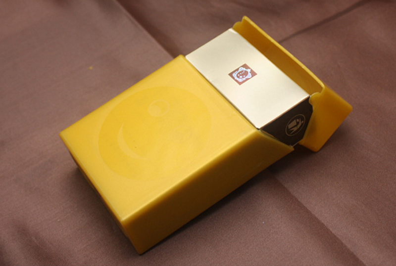 塑料烟盒半透明 硬包塑料烟盒半透明烟壳角质 20支装烟盒翻盖 硬盒香