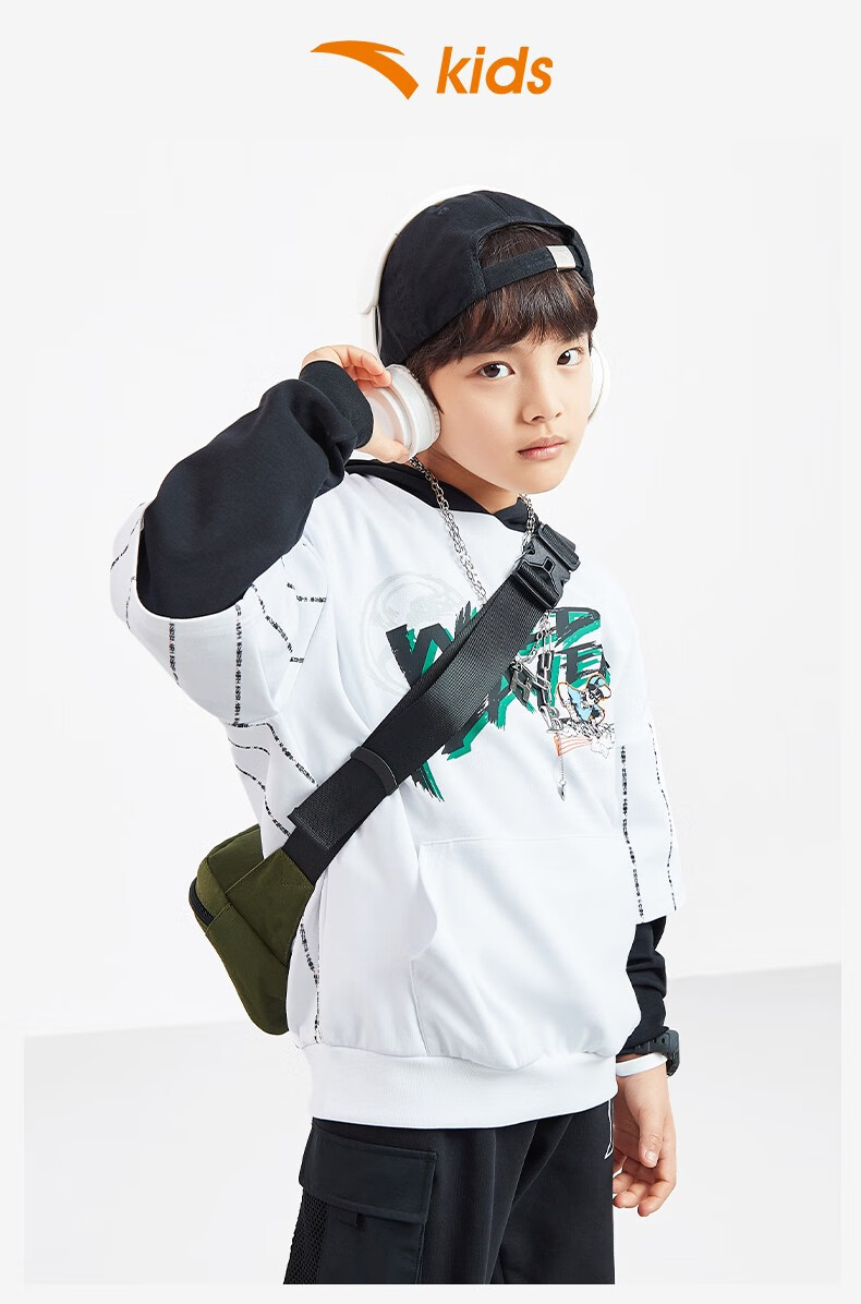 安踏儿童装男童连帽套头衫2022年春夏季新款男童卫衣拼接时尚印花儿童