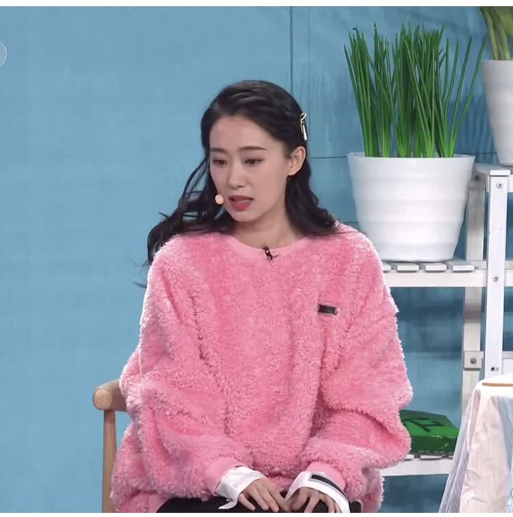 2020张小斐春晚同款粉色毛茸茸羊羔毛卫衣女假两件圆领宽松上衣潮