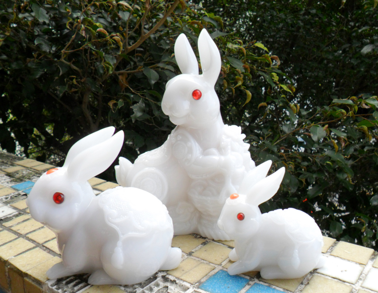 玉兔摆件生肖兔子创意饰品结婚礼品小白兔白玉兔子工艺品摆件 带底座