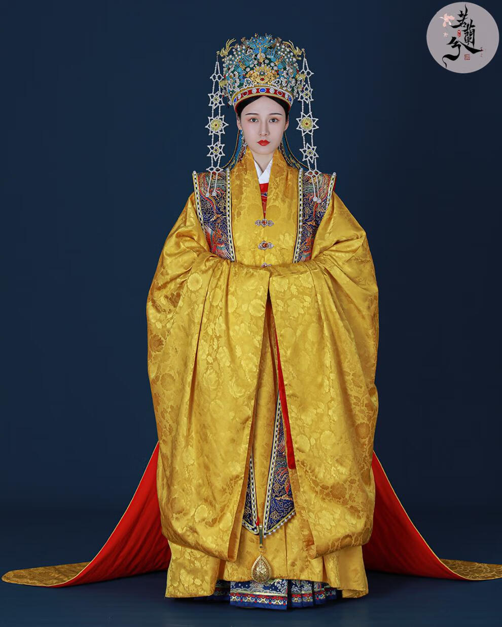 明制婚服明朝结婚婚宴皇后大衫霞帔缀吉服传统婚礼套圆领袍夫妻套装