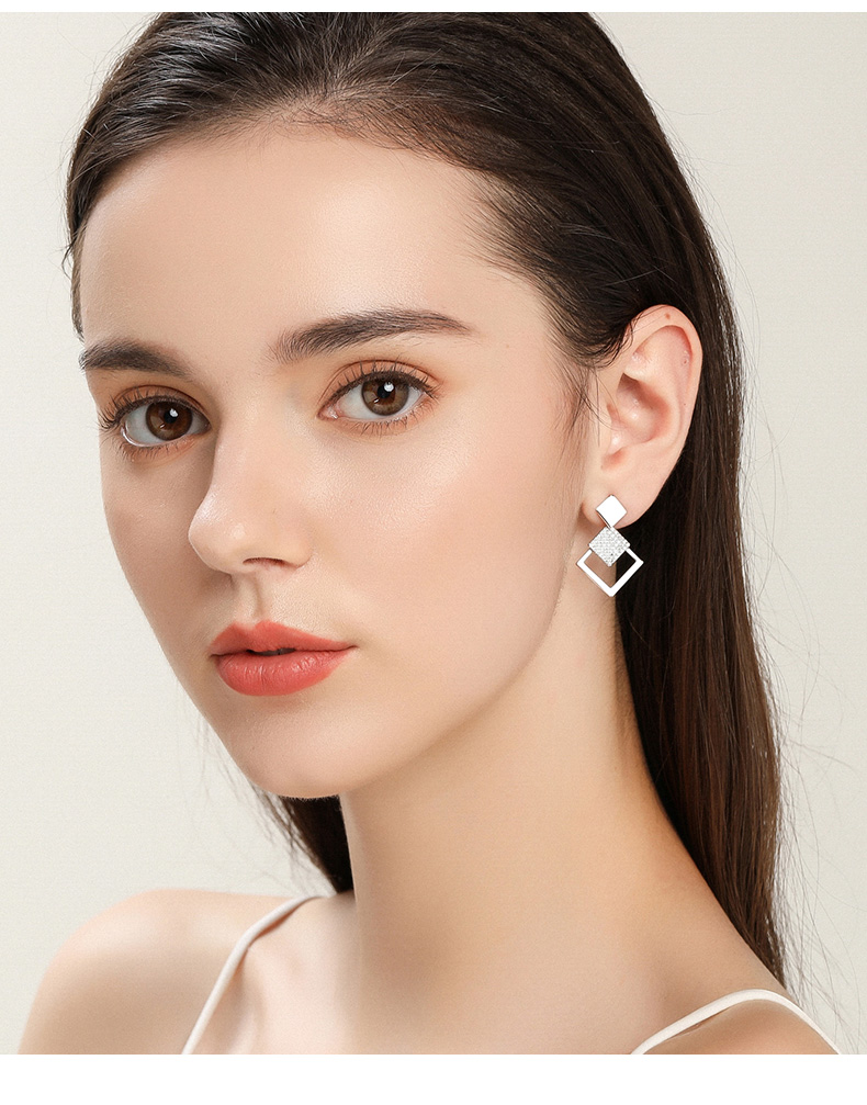 老凤祥款式银耳环女冷淡风耳钉2021年新款潮韩国气质网红感耳饰欧美四