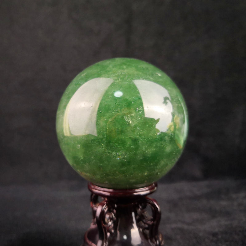 君恩天然水晶石原石水晶球家居摆件绿草莓晶球绿色水晶球五行属木装饰