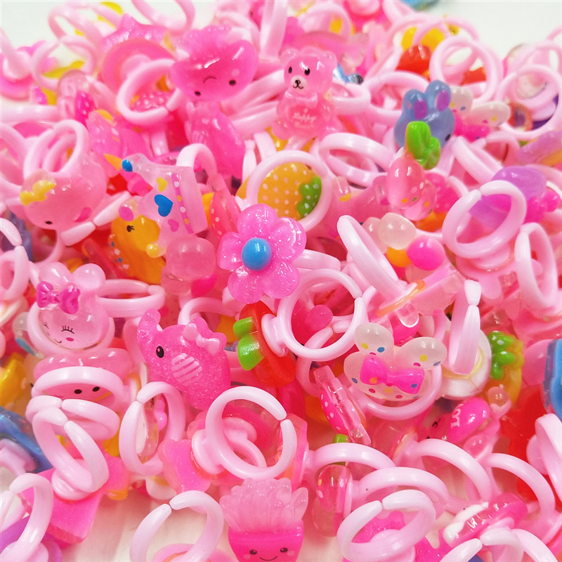 儿童戒指环卡通女童时尚塑料戒指可爱玩具女孩大包散装奖品礼物指环实