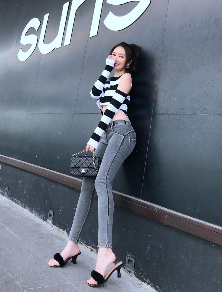 木宸蜜桃臀低腰牛仔裤女紧身春秋薄款2022春季烟灰色提臀高弹力性感