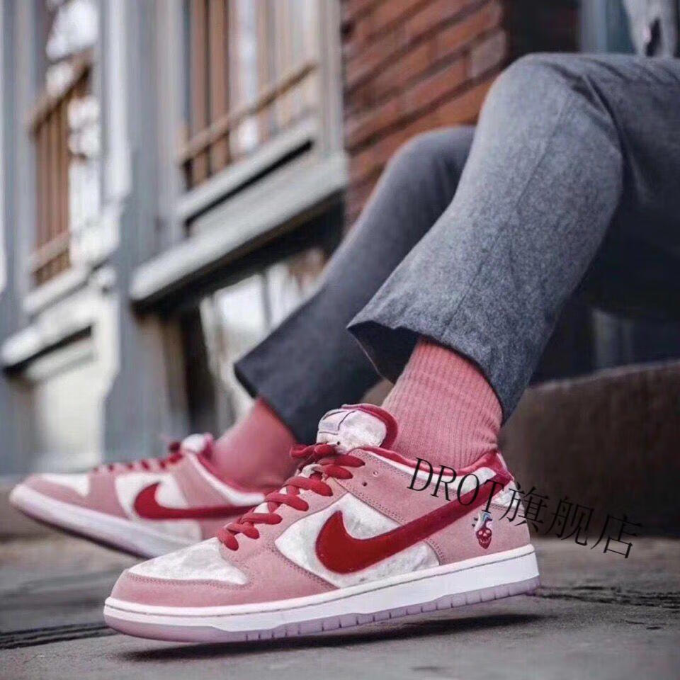 dunk 情人节粉丝绒板鞋 低帮男女情侣鞋 男女学生运动鞋官网品牌nike