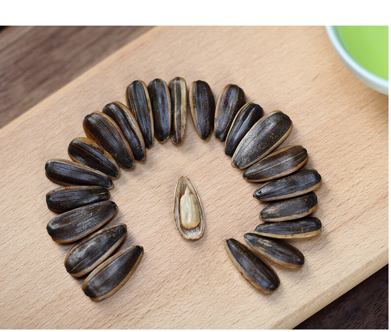 10046097403845商品名称:瓜子散装5斤批发焦糖藤椒山核桃味袋装大颗粒