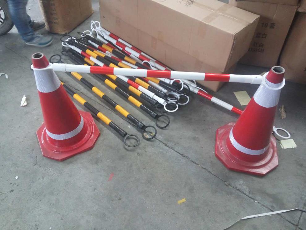 固定伸缩橡胶路锥连接杆pvc路锥警示连杆红白反光杆子交通设施固定