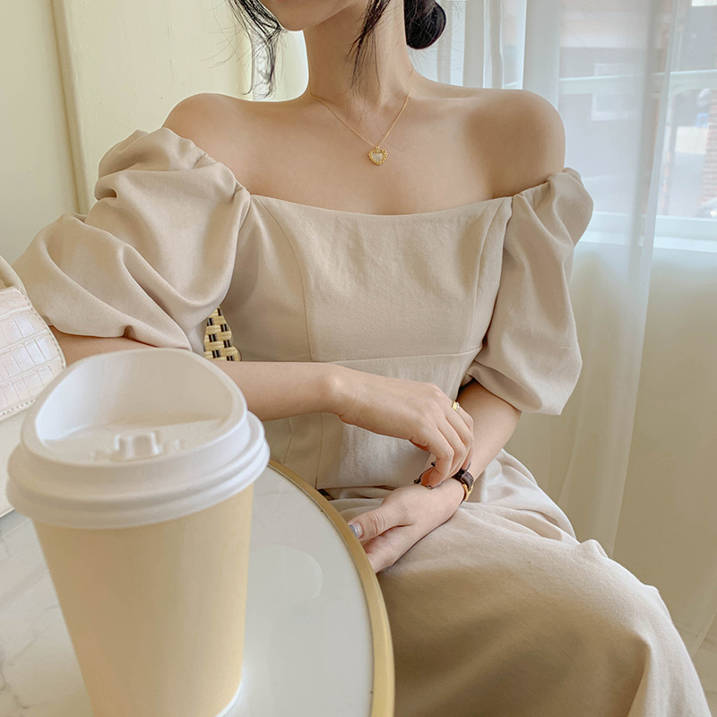 2020春季新款法式复古泡泡袖优雅气质一字肩方形领口宽松连衣长裙