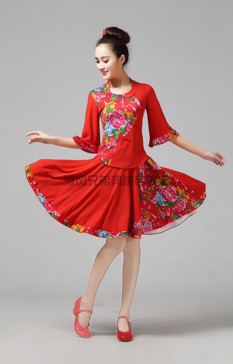 服装裙子中年广场舞服装舞蹈服女套装东北大花灯笼裤广场舞名族风套裙