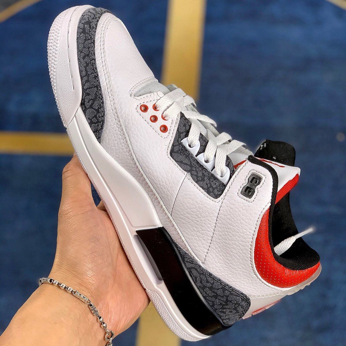 当季男鞋女鹿晗情侣款丹宁火焰红aj3运动休闲滑板鞋 cz6431-100 白色