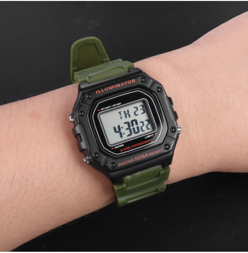 适用卡西欧表带w218hae12001100f108sgw300w800h硅胶表带黑色黑色扣