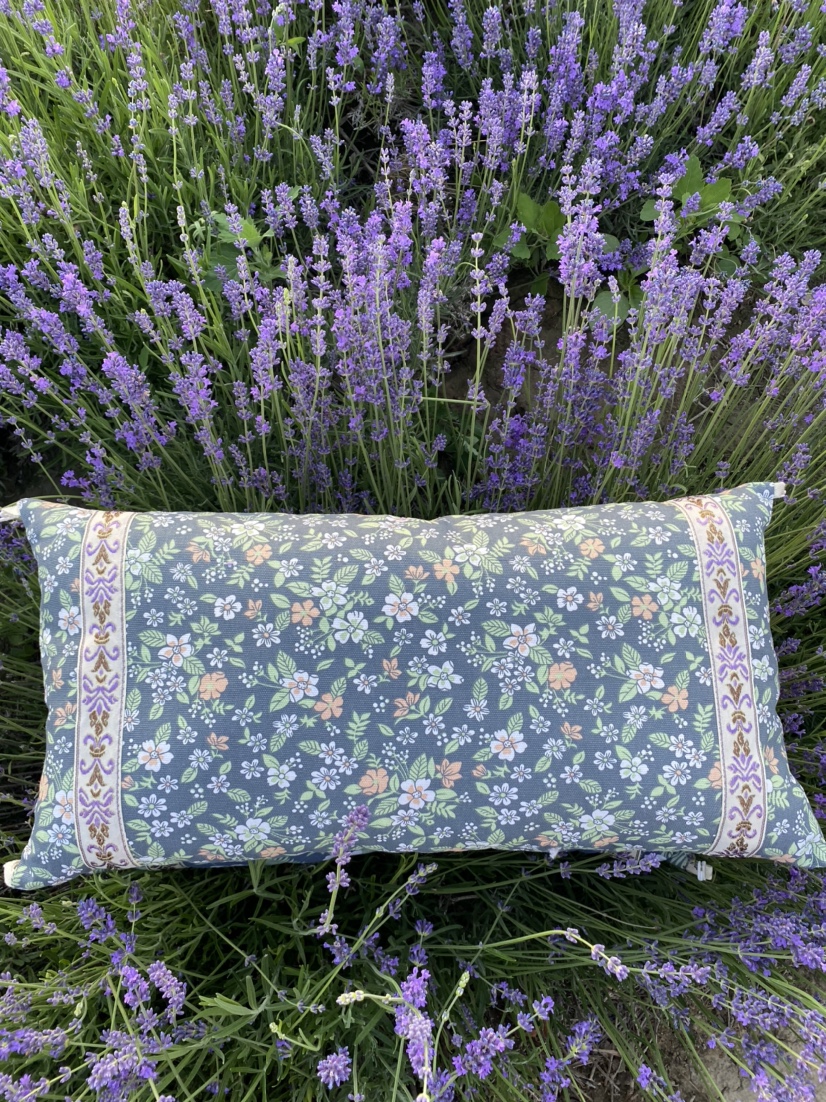 新疆伊犁纯薰衣草枕头 薰衣草填充纯花枕头小方枕头单个装安神眠驱蚊