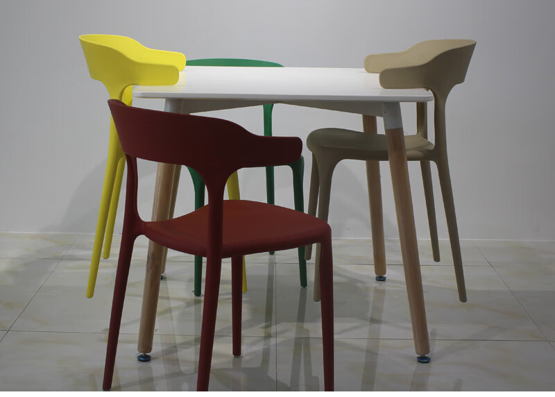 广东发货塑料牛角椅一体成型加厚带扶手靠背餐椅家用网红凳子 白色单