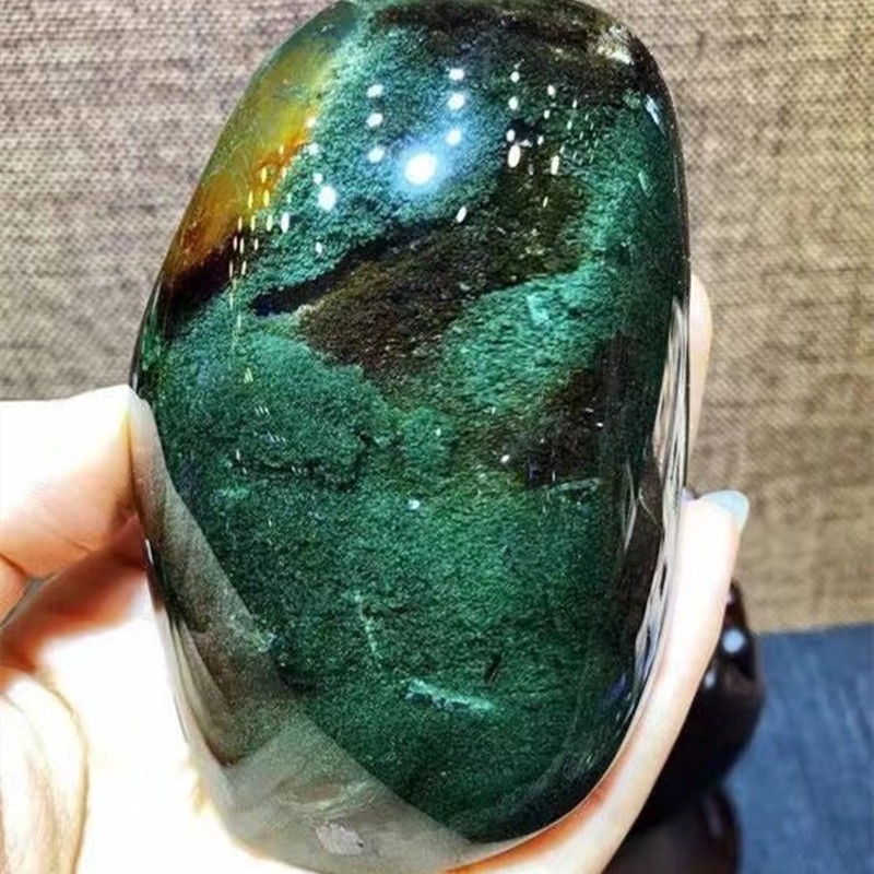 天然巴西绿幽灵原石小摆件 颜色翠绿色高档黑檀底座意境美招财聚财