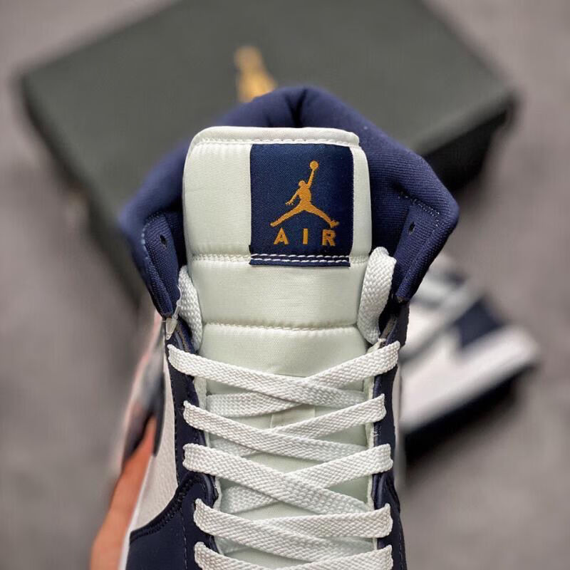 air 1 mid 黑曜石 中帮 篮球鞋 男女554724-174官网nike 旗舰官方藏青