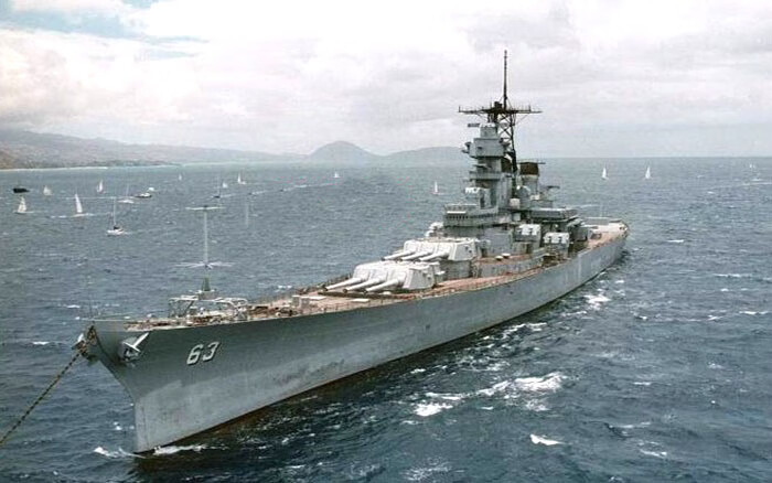 小号手模型 二战美国bb-63密苏里号战列舰 电动拼装舰船军舰模型 1比