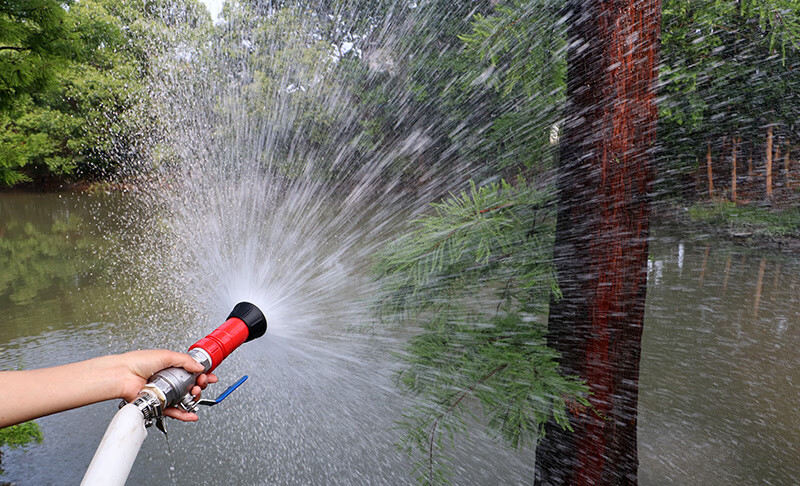 水泵款可调节开花直流消水枪园林绿化养护农业灌溉洒水喷头40毫米软管
