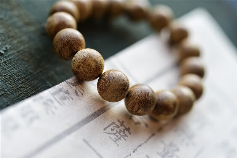 福禄虎惠州奇楠沉香料油脂丰富分白沉香手链定制款 奇楠素串10mm 12mm