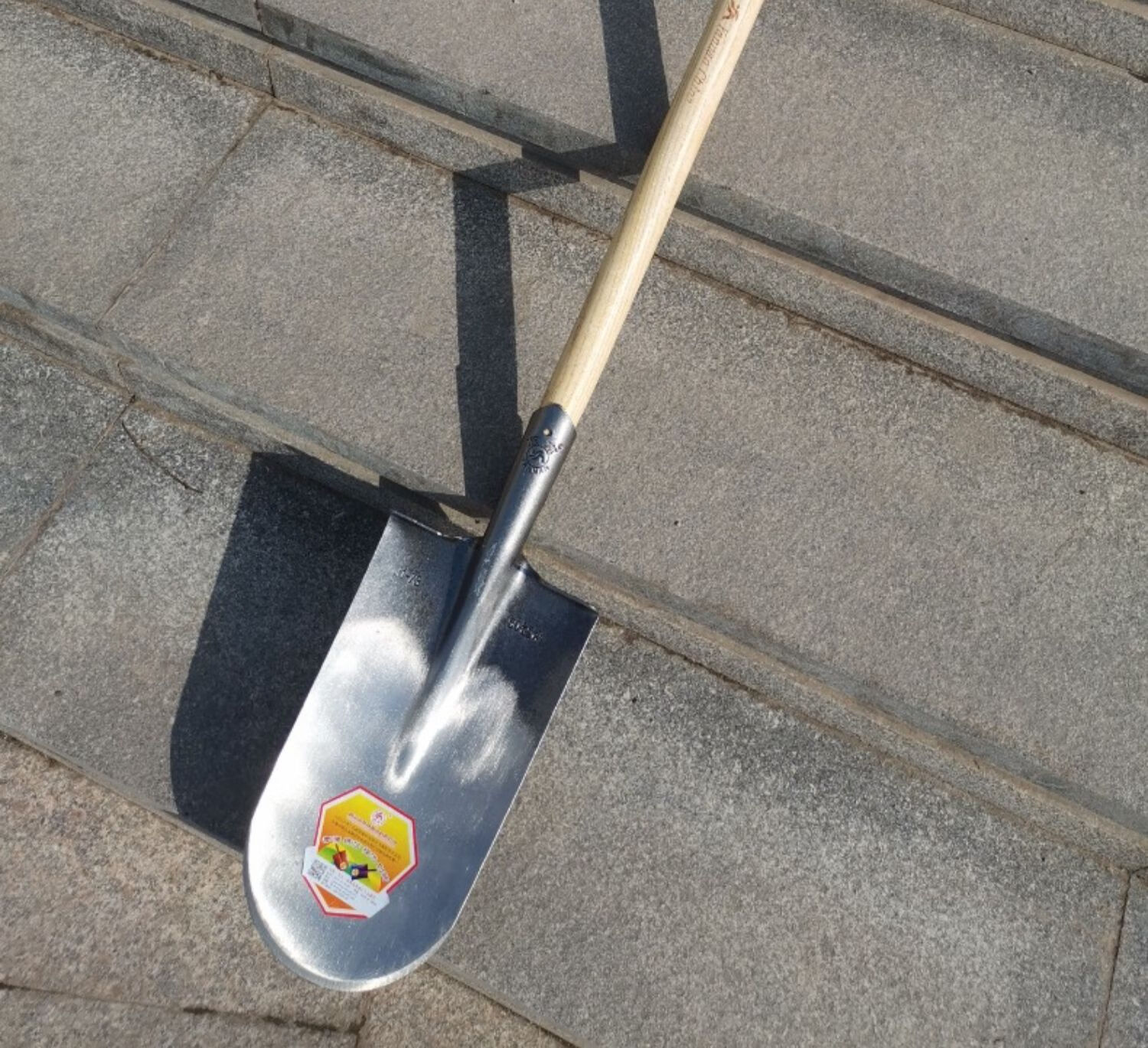 加厚50锰钢铁锹尖头挖树锹泥锹农用铁锨钢锹 j1-73【图片 价格 品牌