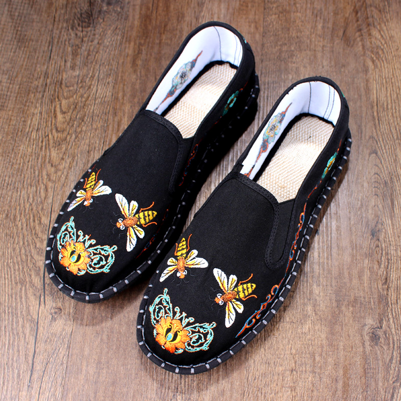 布鞋绣花鞋布鞋男夏季刺绣风社会鞋夏青年软底透气一脚蹬豆豆鞋白色