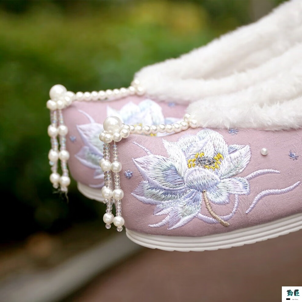 【qc】勤臣 春季唐制搭配古风汉服鞋子女绣花鞋内增高古代装明制布鞋