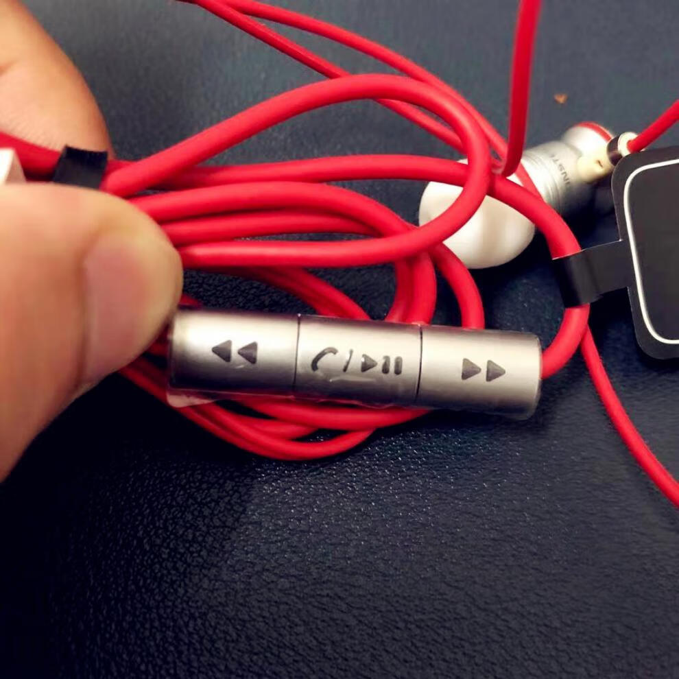 海外拆机 魔声htc g21 g18入耳式耳机 摇滚重低音耳机线控麦 重要事件