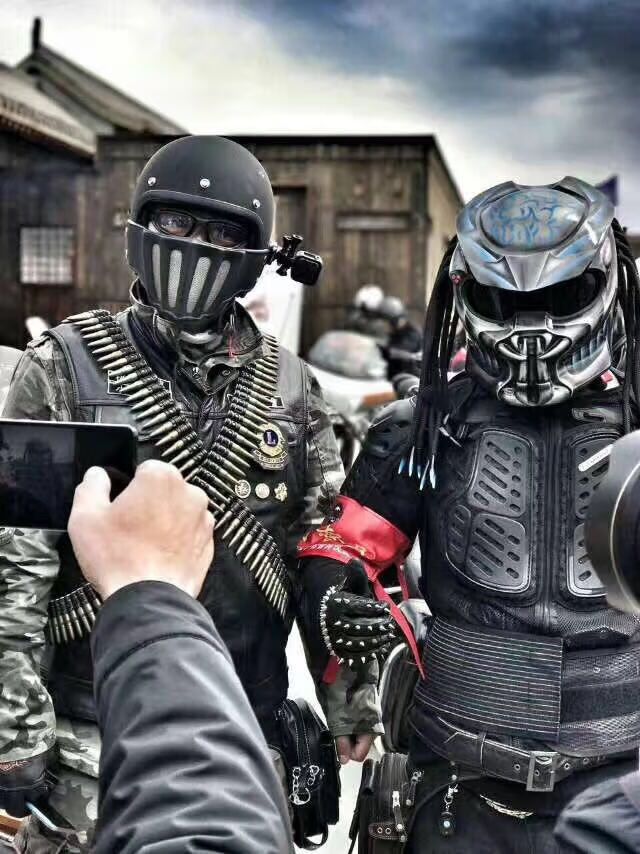 现货定制个性铁血战士头盔 铁血战士复古盔 异形另类霸气头盔 图 18 l