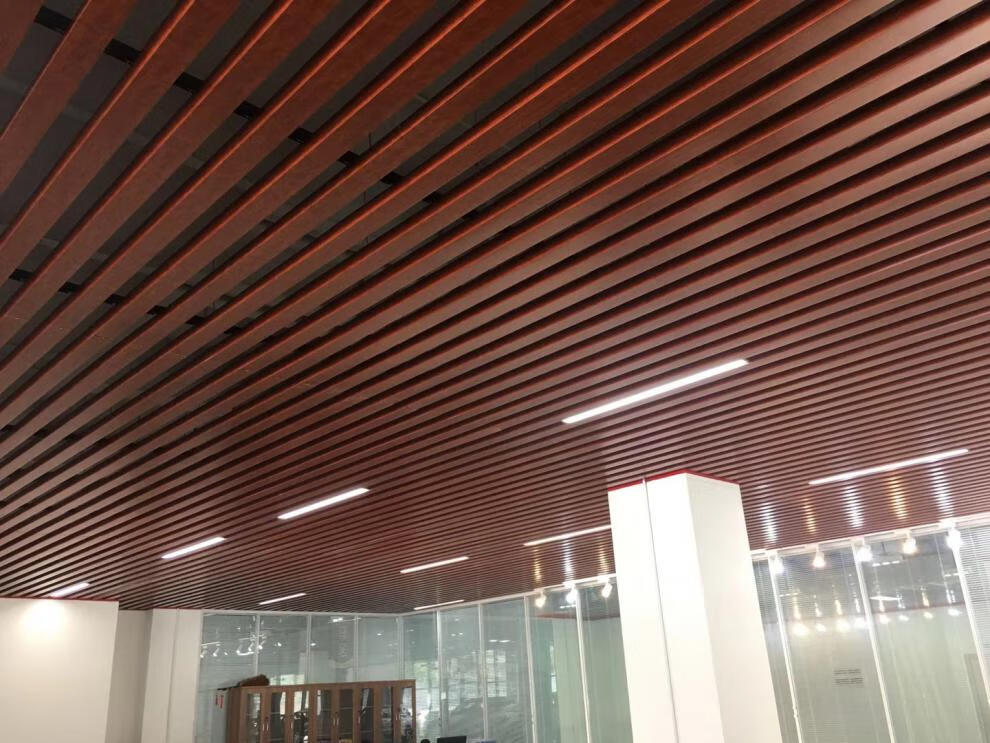 铝方通吊顶u型槽铝格栅彩钢铁方通扣板长条形仿生态木纹铝扣板规格