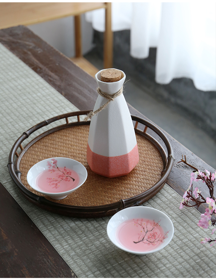 日式白酒杯小号小酒杯古风米酒果酒家用一两50ml陶瓷套装二两仿古
