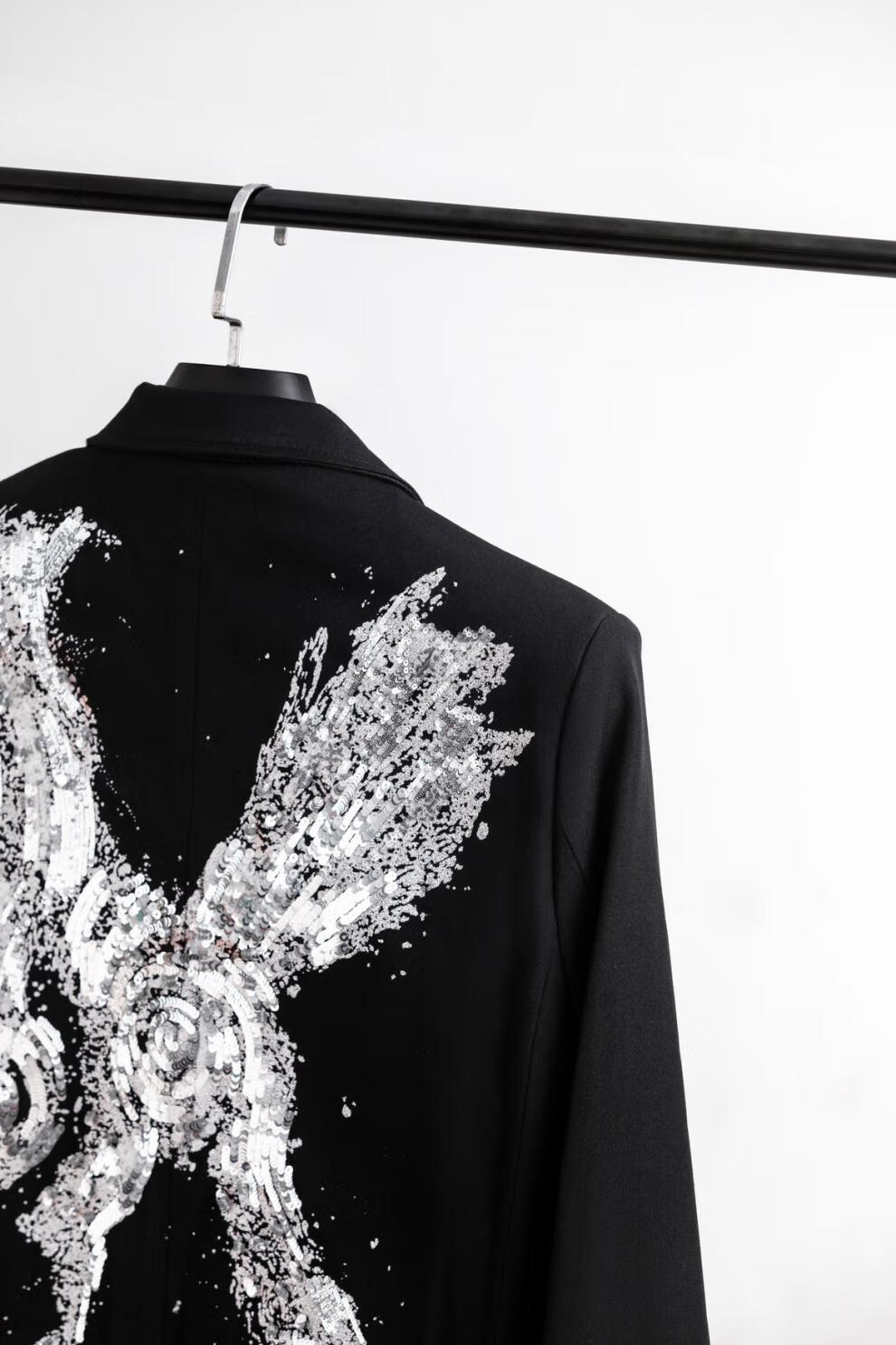 【官方旗舰】1点1自主非slp大义西服 高街时装帝 鳞片西服 反光 黑色