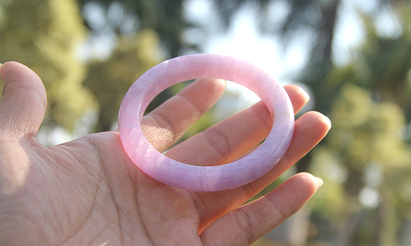 な【京选60精品老品牌款 原生态紫锂辉手镯 粉紫水晶镯子薰衣草丁香