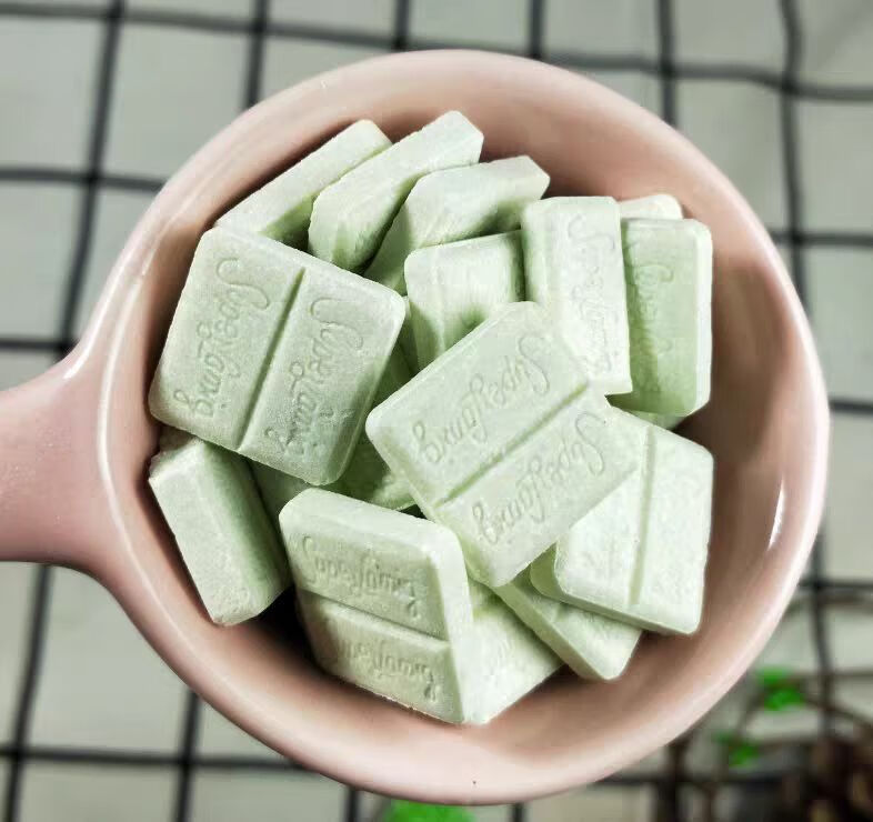 万和浓抹茶牛奶片压片糖果绿白牛奶味糖片贡茶咖啡牛奶片糖果 12包