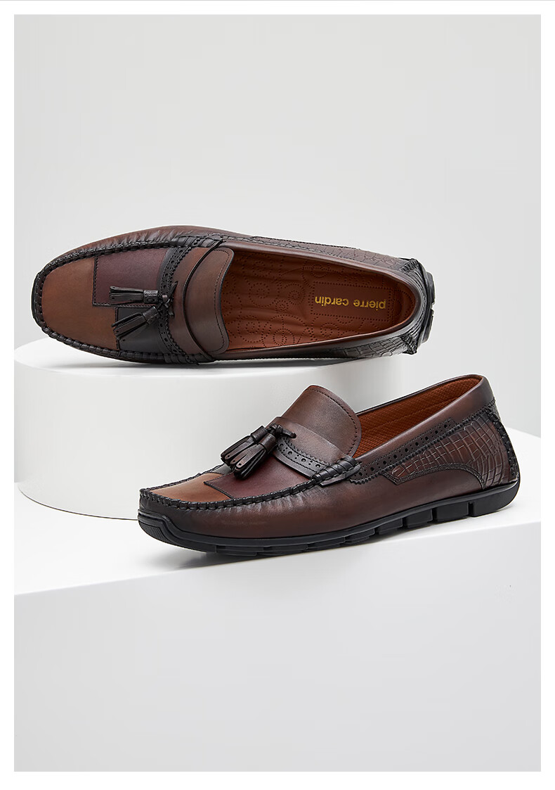 皮尔卡丹男鞋22春季新款流苏装饰时尚雕花拼接套脚平跟透气豆豆鞋棕色