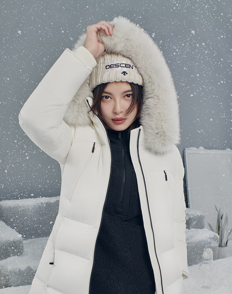 descente迪桑特 辛芷蕾同款 女子毛领中长款羽绒服 d0432sdj95 黑色