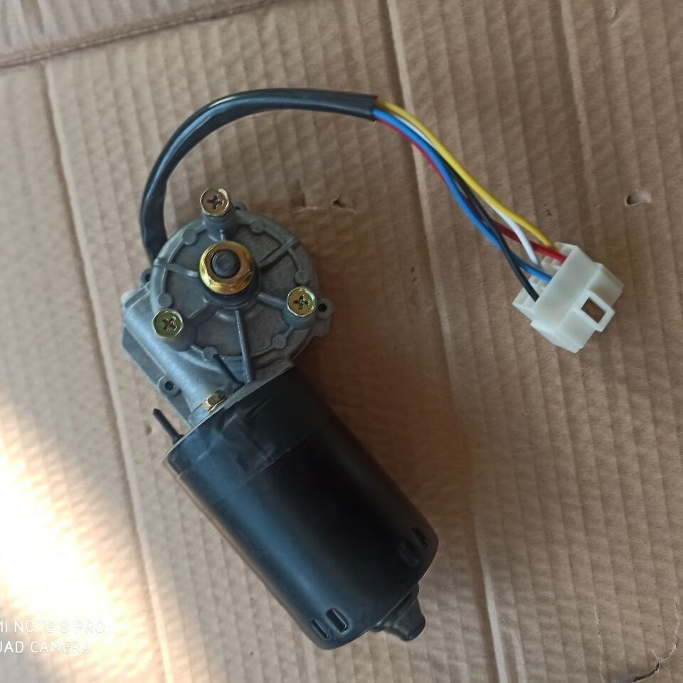 富路配件a1a7c3be3c雨刮电机雨刷连动杆电机联动杆雨刮联动杆