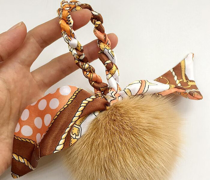 书包挂坠吊坠女丝巾球包包挂件 时尚包包挂饰 双肩包挂件 酒红毛球