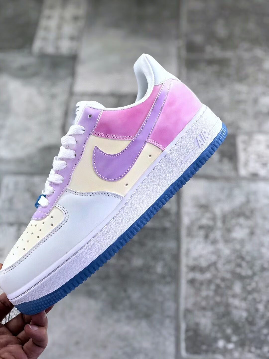 1af1白蓝变色龙热感应空军一号男女板鞋da8301101空军白蓝变色龙高