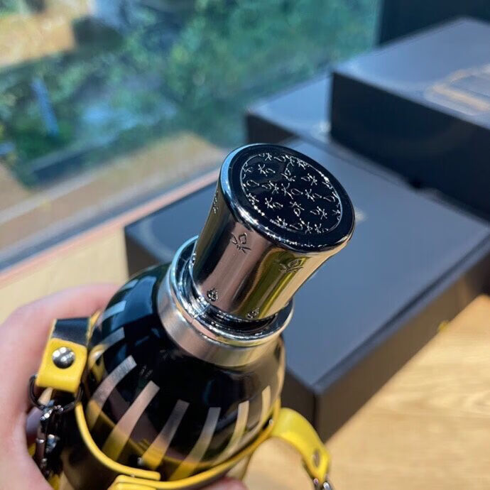 lattaalvor保温杯易烊千玺同款lattaalvor保温杯易烊千玺赵丽颖同款网