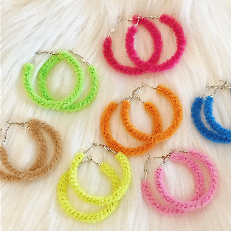 xingyan欧美炫酷网红百搭简约毛绒圆圈圈耳环彩色大圆环原宿蹦迪耳圈