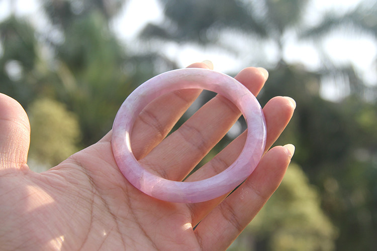 な【京选60精品老品牌款 原生态紫锂辉手镯 粉紫水晶镯子薰衣草丁香