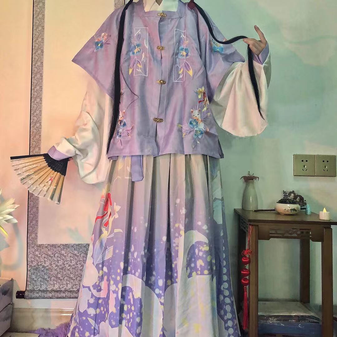 原创汉服玉兔女明制方领比甲半袖中国风日常刺绣褶裙春秋冬季三件套